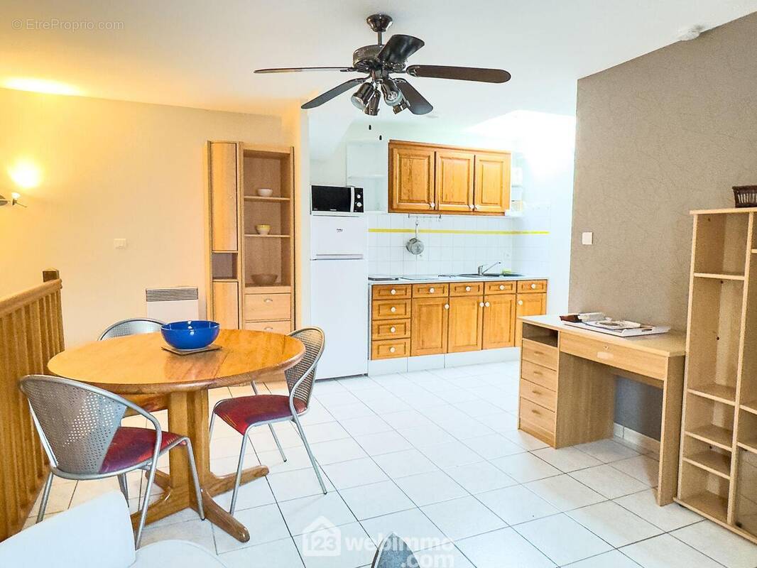 T2 entièrement refait en 2000, quartier Sacré Coeur. - Appartement à CHOLET