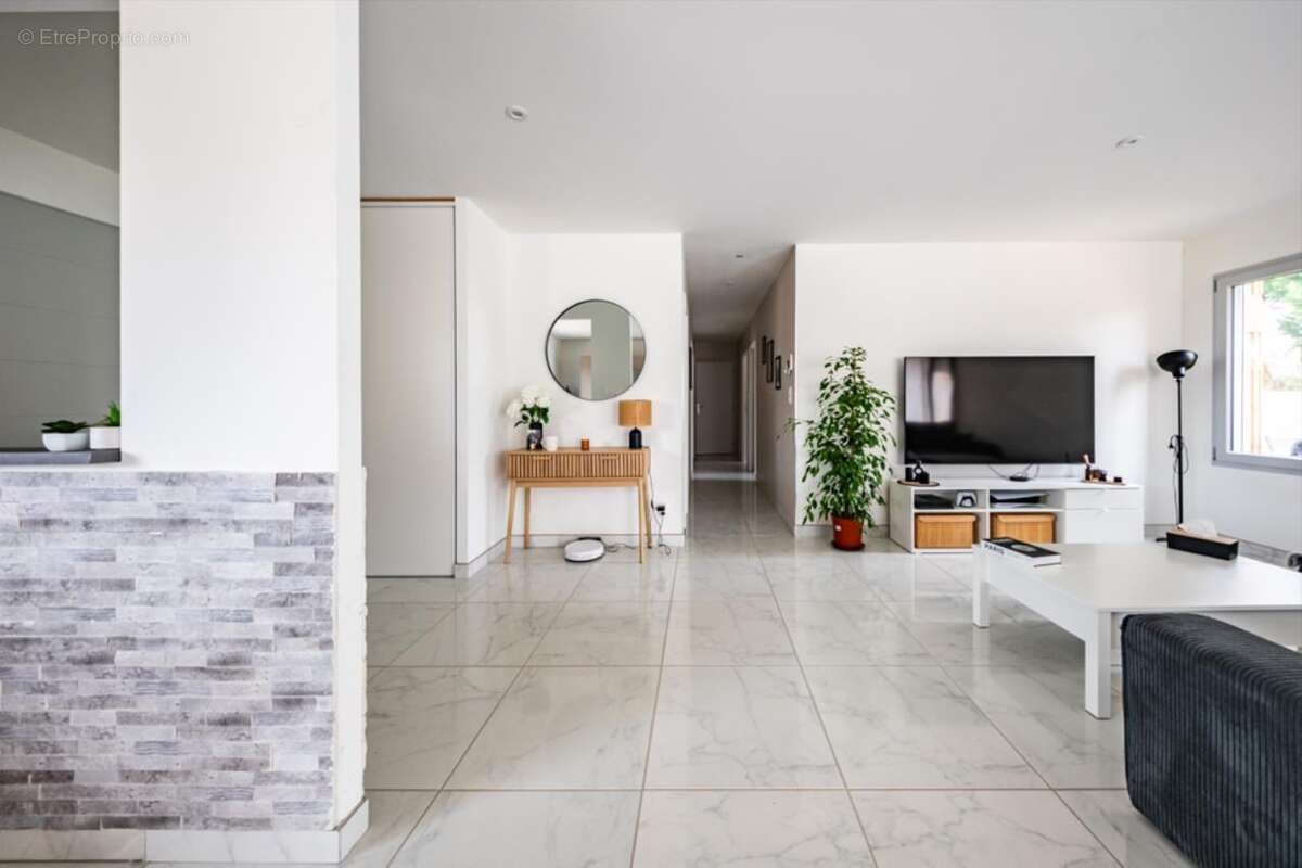 Maison à SAINTE-MARIE-LA-BLANCHE