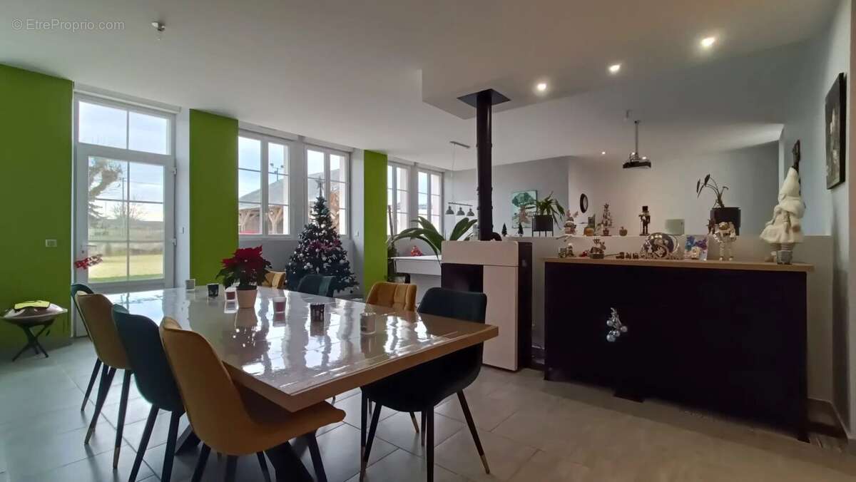 Maison à LE ROCHEREAU