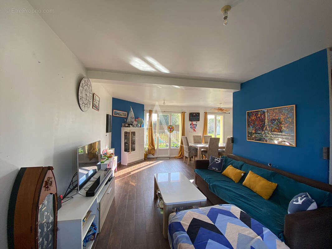 Maison à SAINT-ETIENNE-DE-MER-MORTE