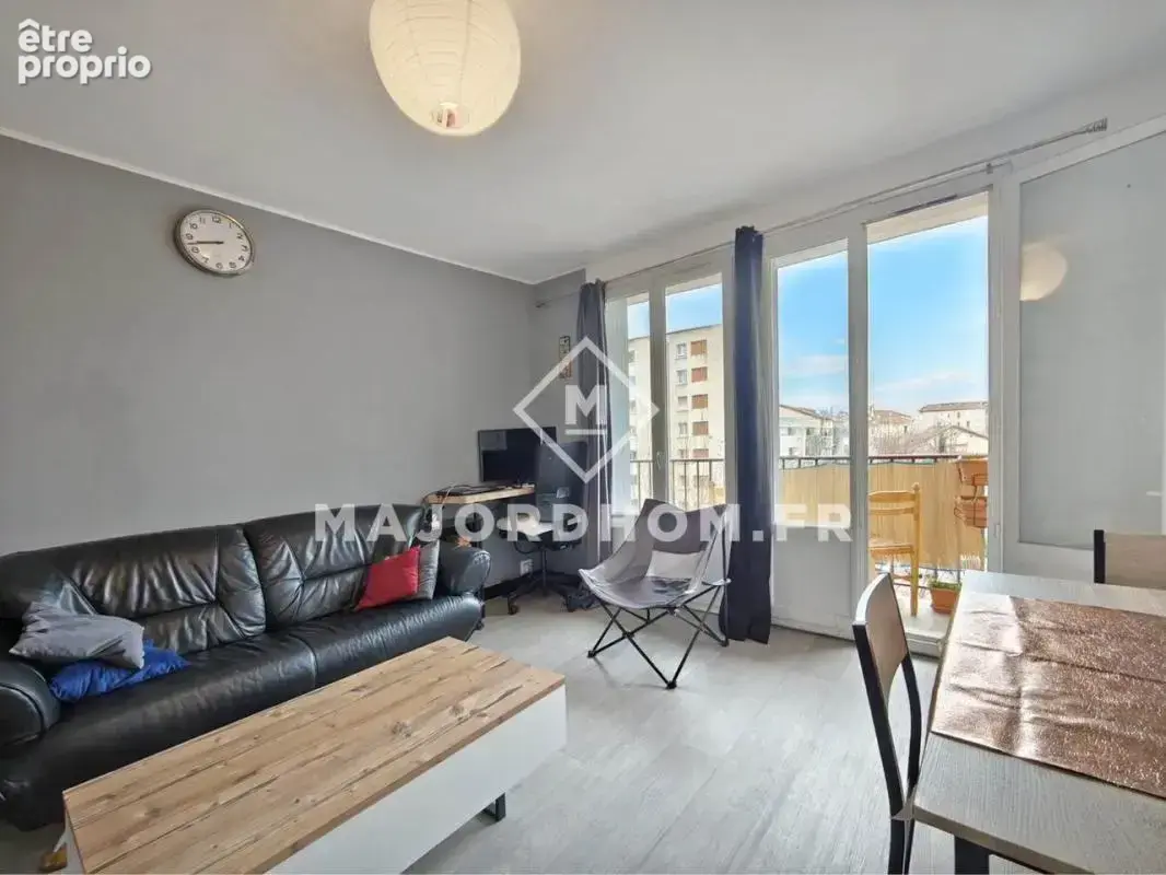 vente type 3 52m² calme ascenseur balcon traversant  13004 - photo 3