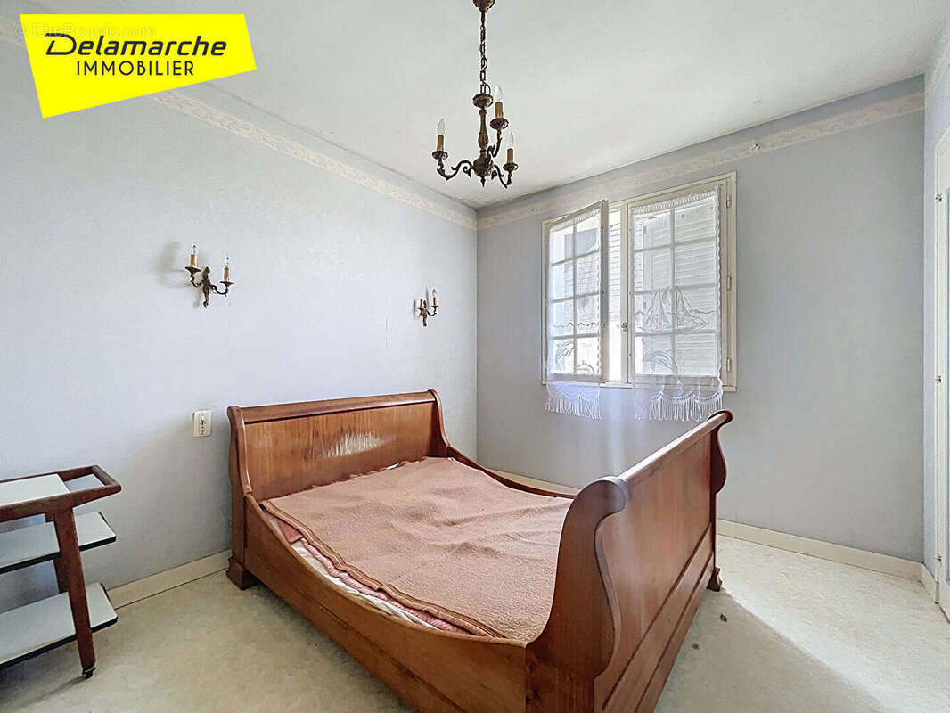 Maison à SAINT-HILAIRE-DU-HARCOUET