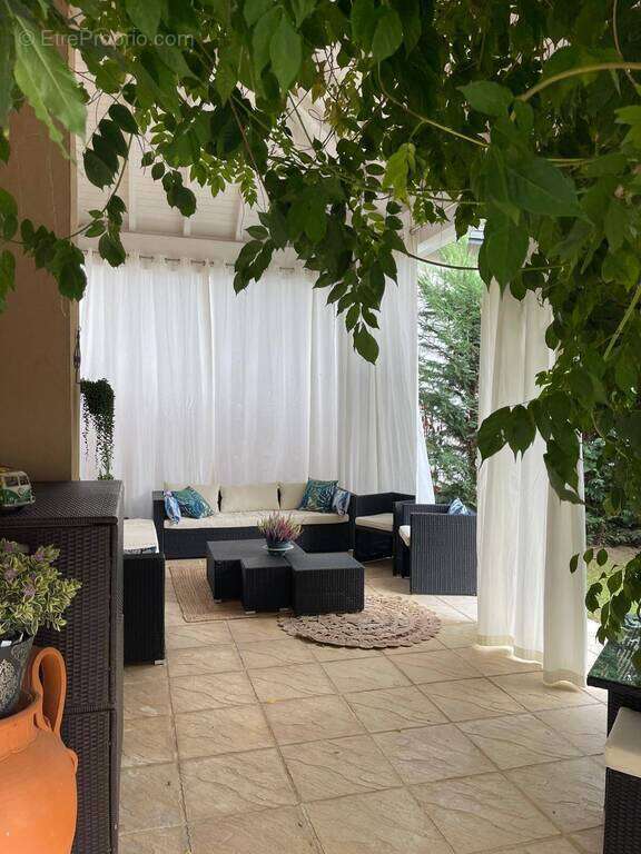 Maison à PREVESSIN-MOENS