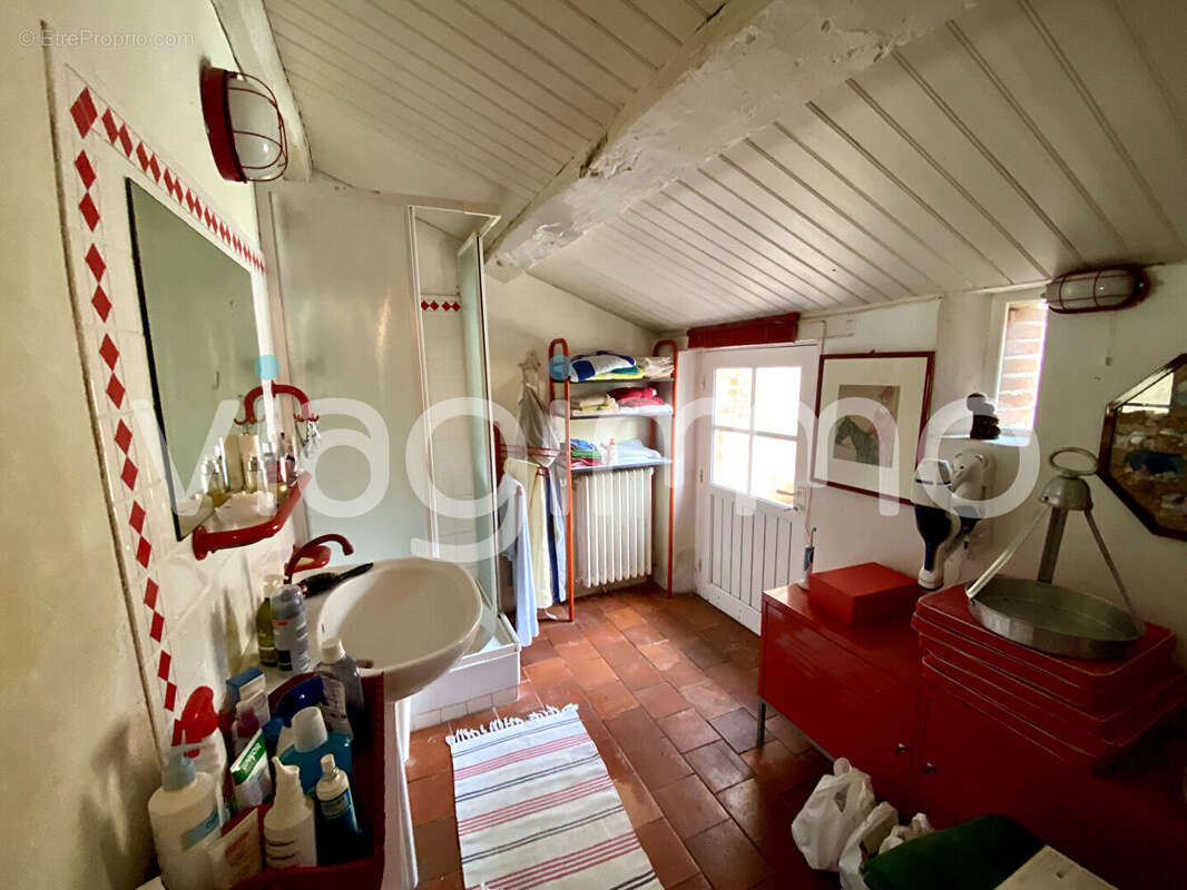 Maison à NUEIL-LES-AUBIERS