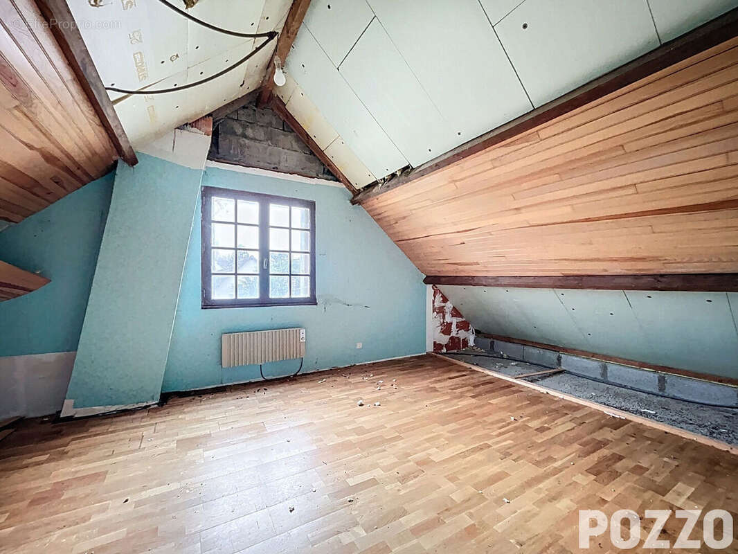 A vendre : Maison de 102m² à rénover à Bréville-sur-Mer (50290) - photo 12