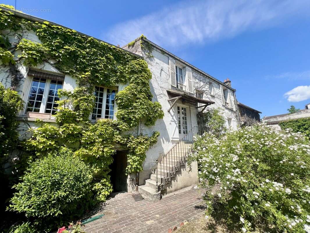 Maison à CONCHES-SUR-GONDOIRE