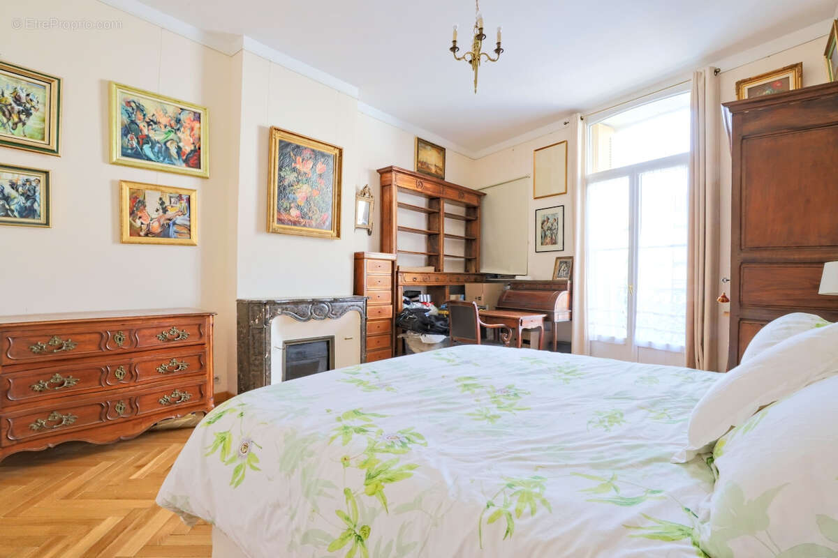 Appartement à HYERES