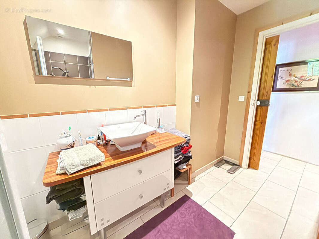 Maison à LANGROLAY-SUR-RANCE