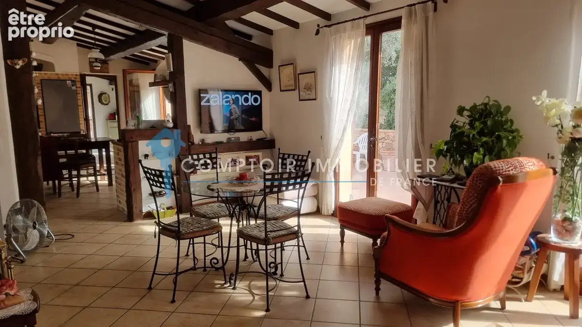 VAR (83) - À VENDRE - FLAYOSC - Villa 3 chambres avec vue dominante sur les collines de Flayosc - photo 6