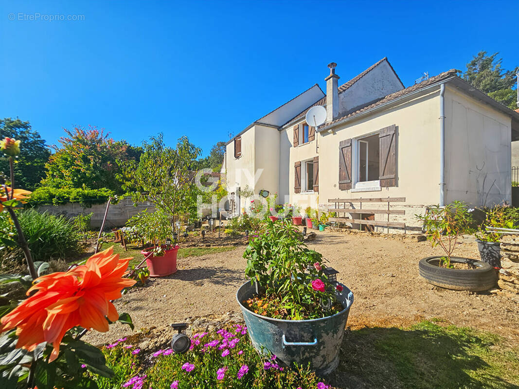 Maison à CHAUMES-EN-BRIE