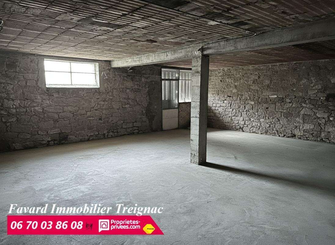 TREIGNAC centre ? 4 chambres + atelier 180 m² ? 326 m² utilisables ? Usage mixte - photo 14