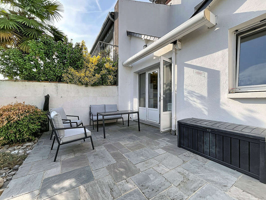 Quartier Republique - Maison 7 pièces 146m2 - photo 11