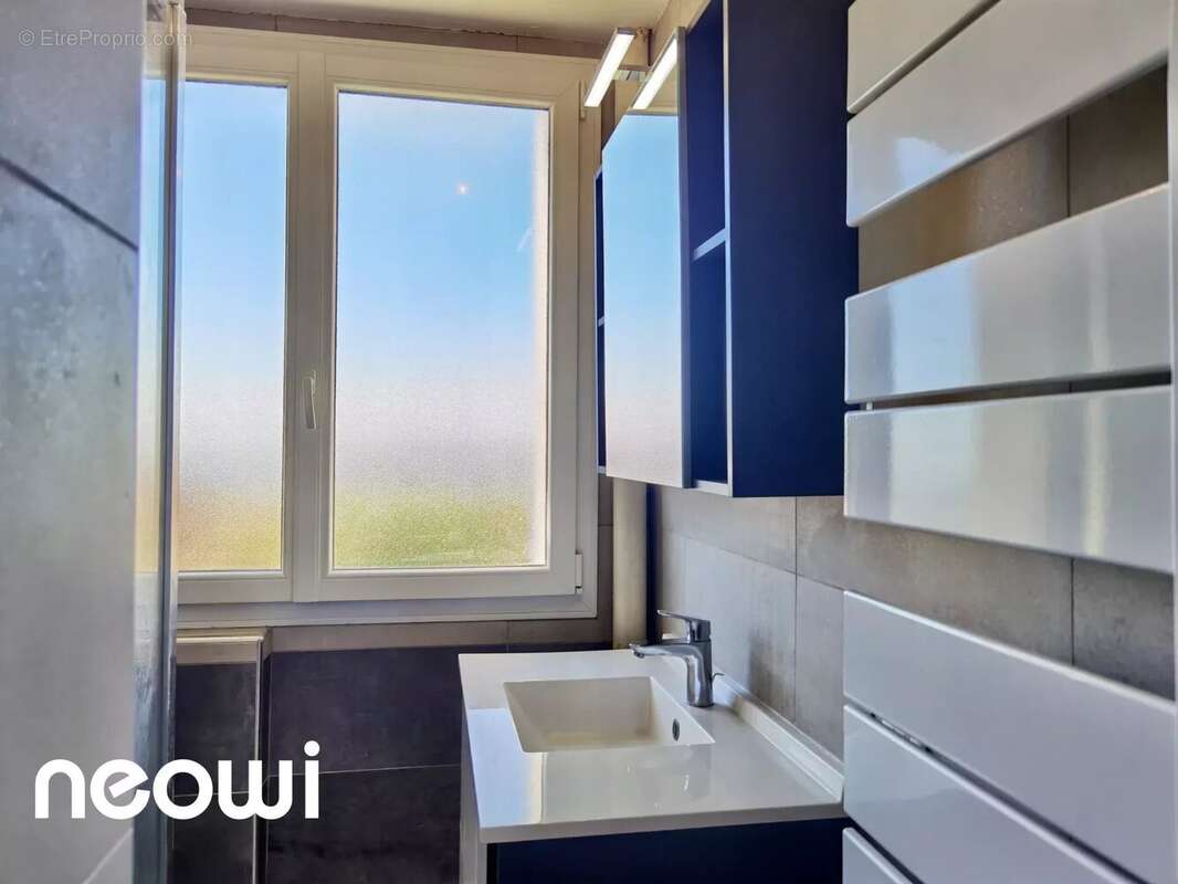 ALOUETTES - Appartement T5 avec loggia, cave et garage - photo 8