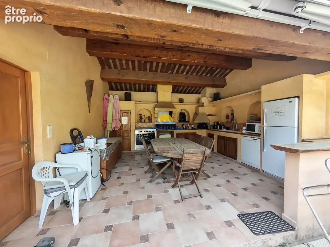 villa de 180 m2 avec 3 studios et un T2  SUR 10000 M2 - photo 16