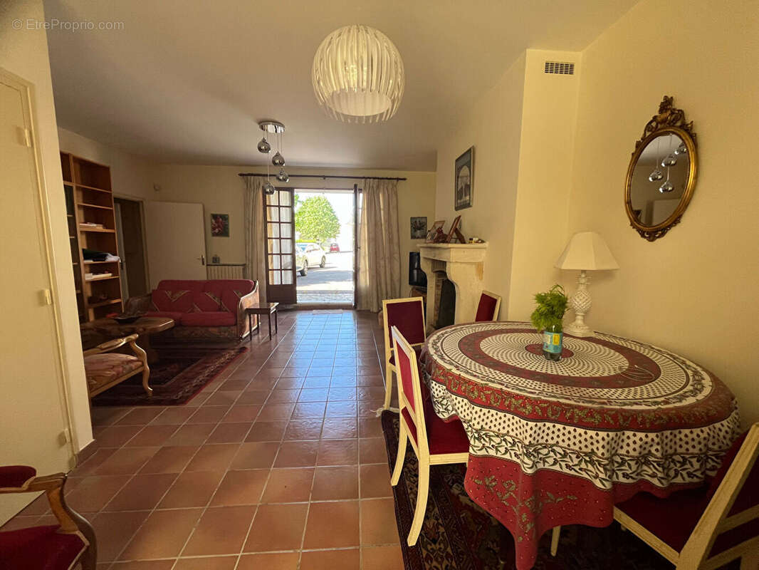 Ensemble immobilier avec dépendances - 229 m2 - photo 3