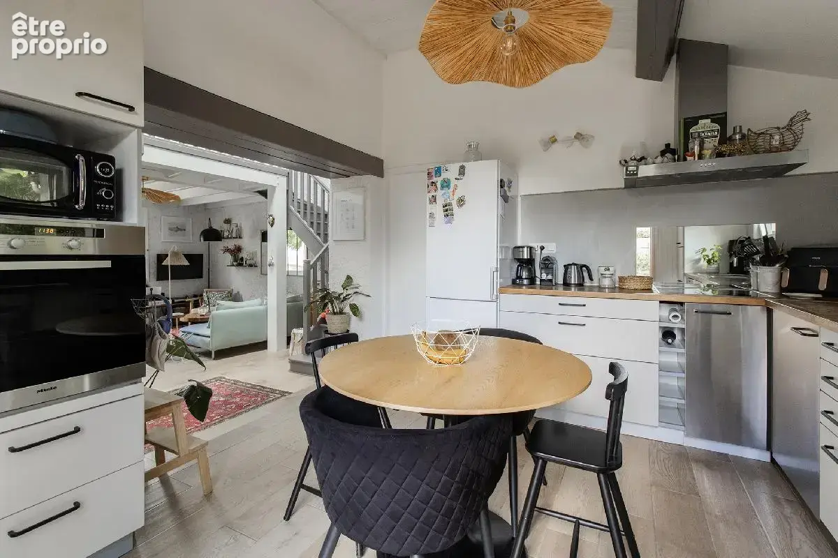 Coup de cœur pour cette maison ancienne rénovée, pleine de charme de 136 m² surface plancher, avec 4 chambres, bureau, grand gar - photo 4