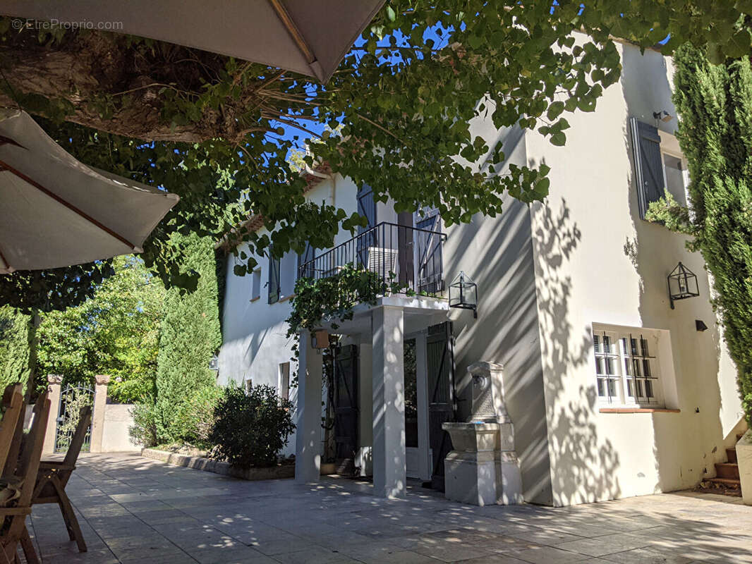 Maison à VILLECROZE