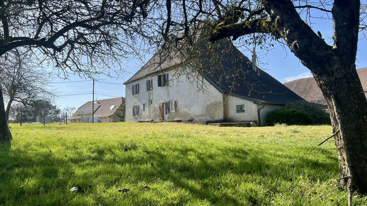 Maison à LE DESCHAUX