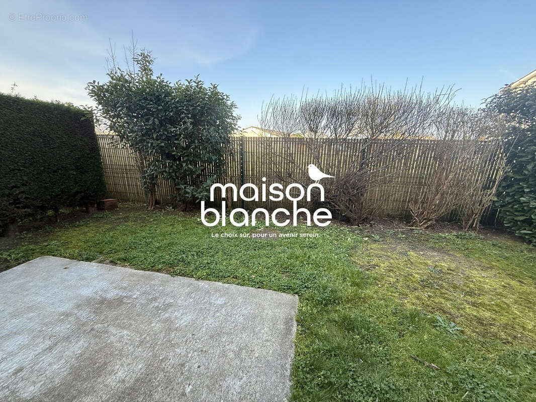 Maison à LES BILLAUX