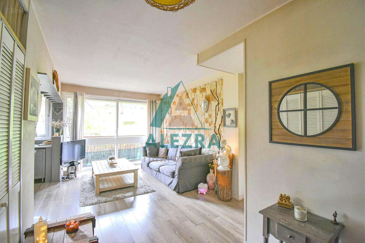 Appartement à LA CELLE-SAINT-CLOUD