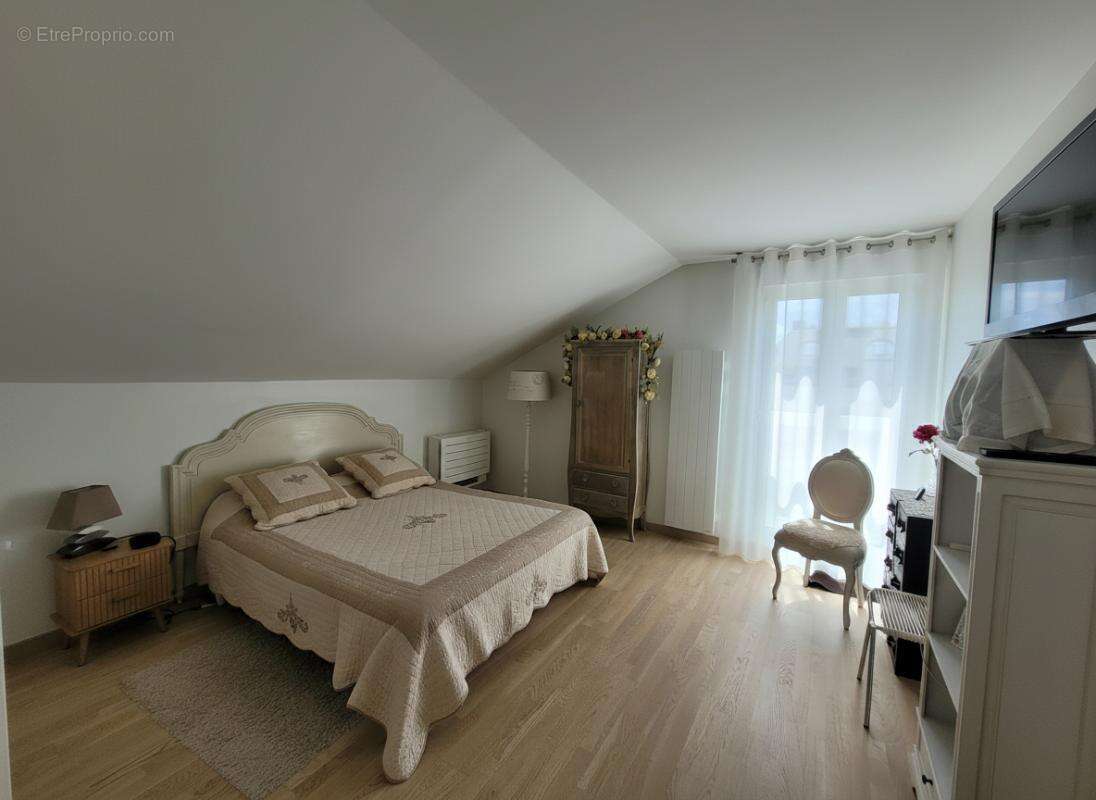 Appartement à ENGHIEN-LES-BAINS