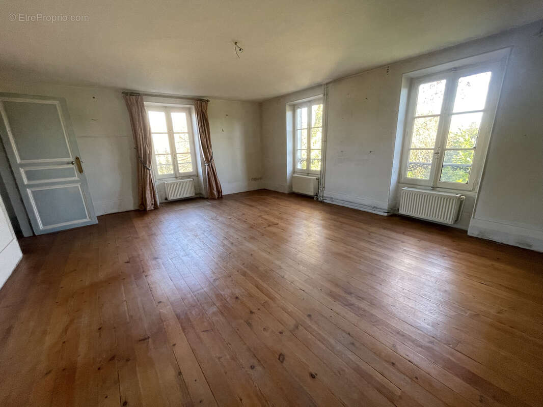 Maison à FRENEUSE