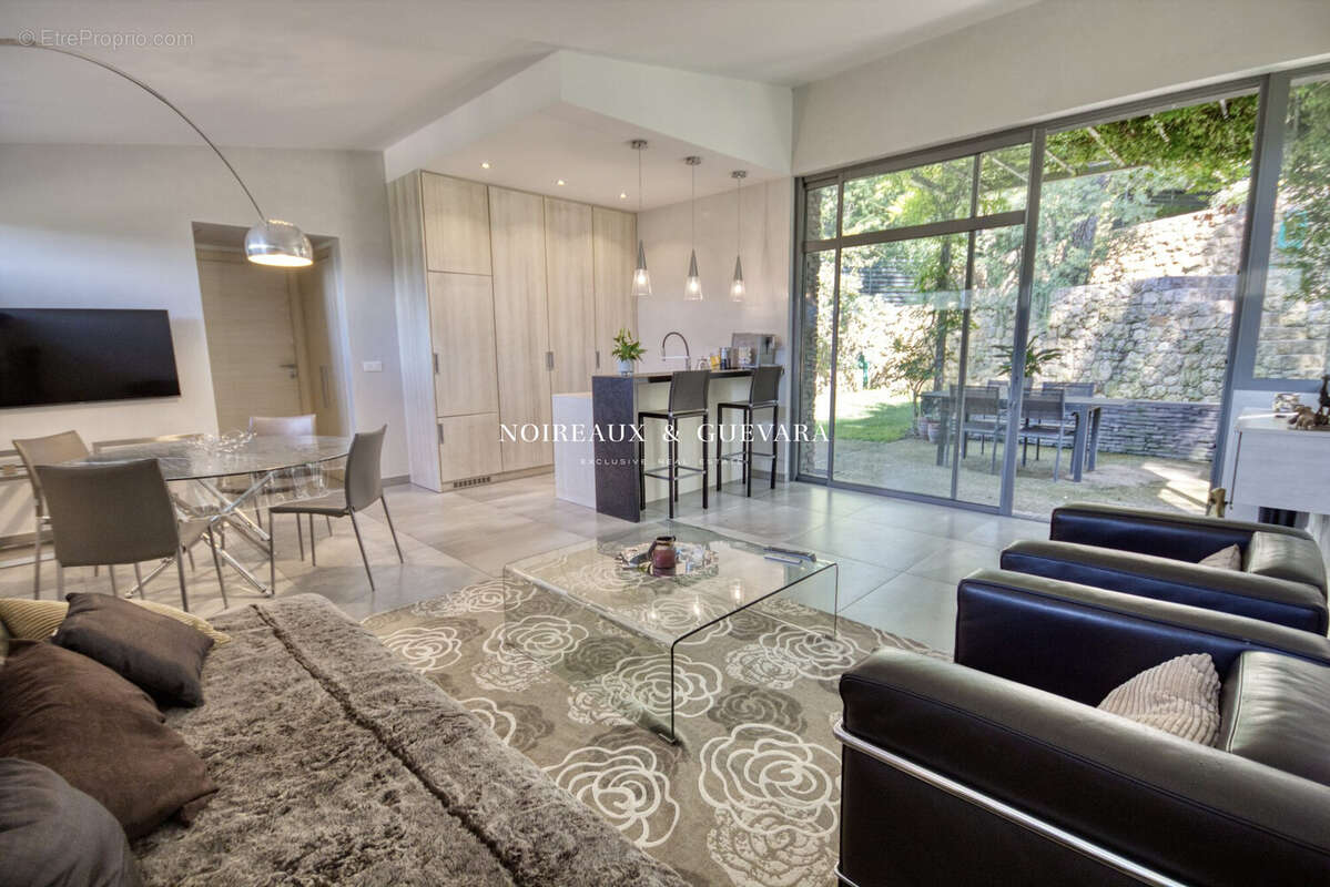 Maison 350 m² à Valbonne  - photo 9