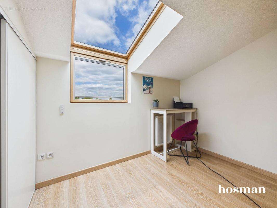 4 pièces - 95 m² dernier étage avec parking, terrasse de 193m2 - Rue Yves Montand, Bègles - photo 7