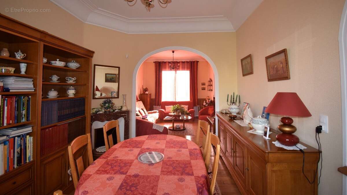 À VENDRE - Quartier des Garets - Maison 130 m² avec garage et jardin. - photo 3