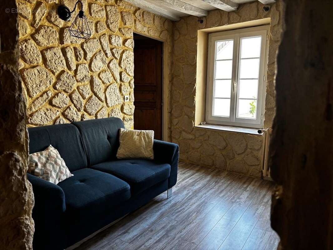 Maison à JUZIERS