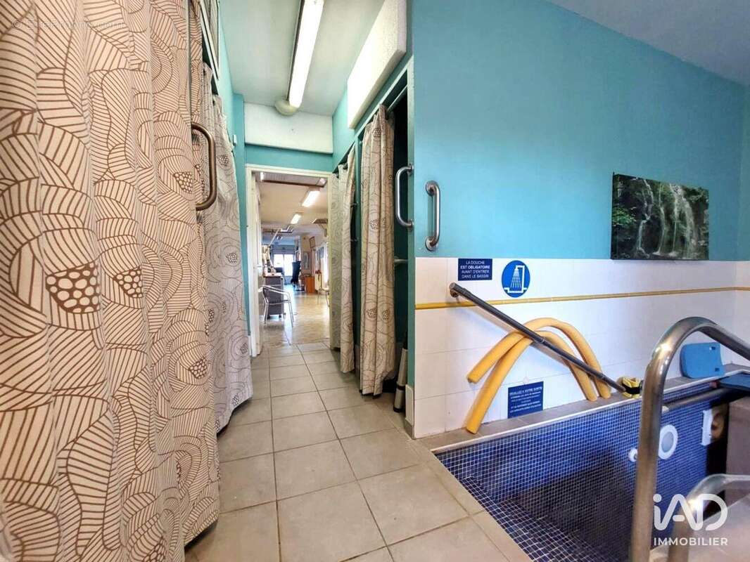 Photo 7 - Commerce à AVON