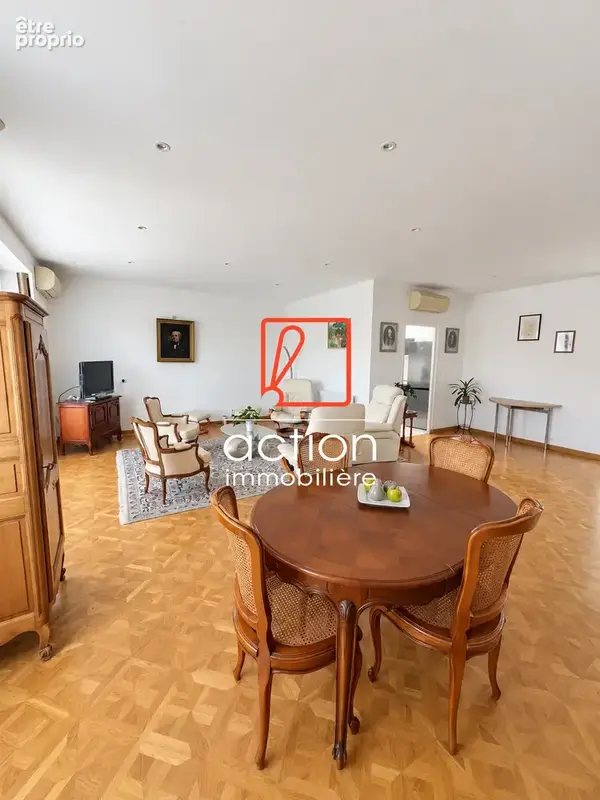 PAIMPOL   Appartement de 160 m2 avec ascenseur privatif et beaux volumes - photo 4