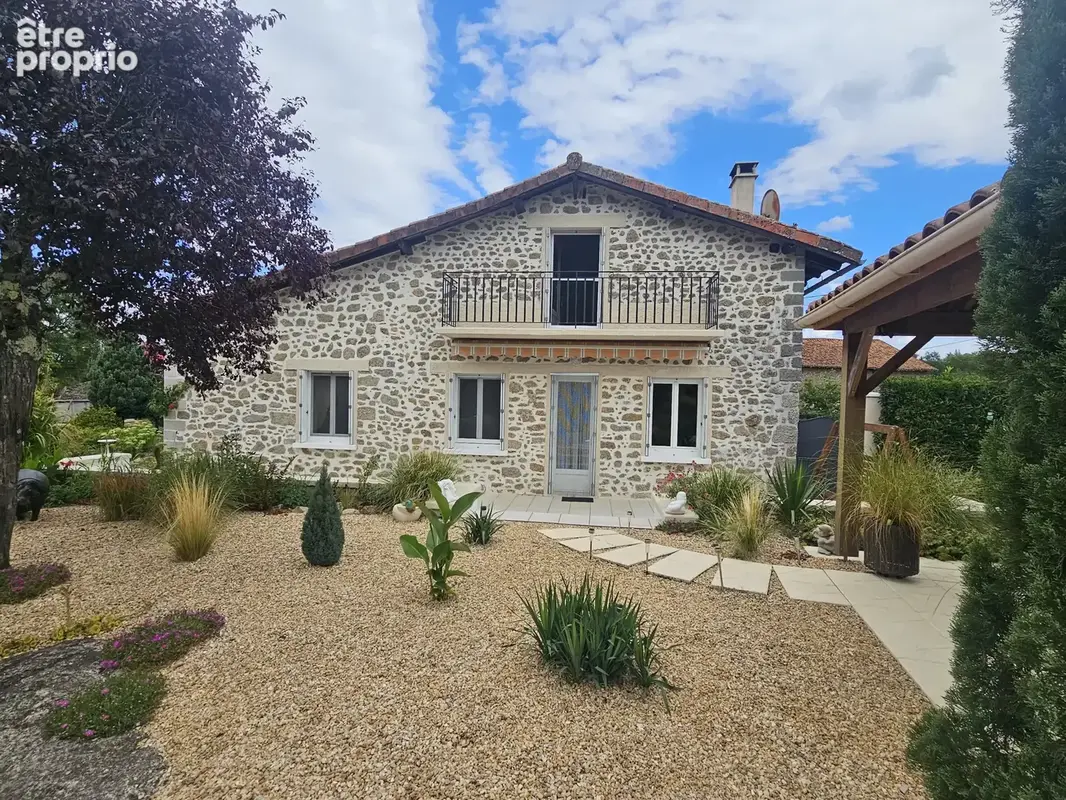 Maison à BUSSEROLLES