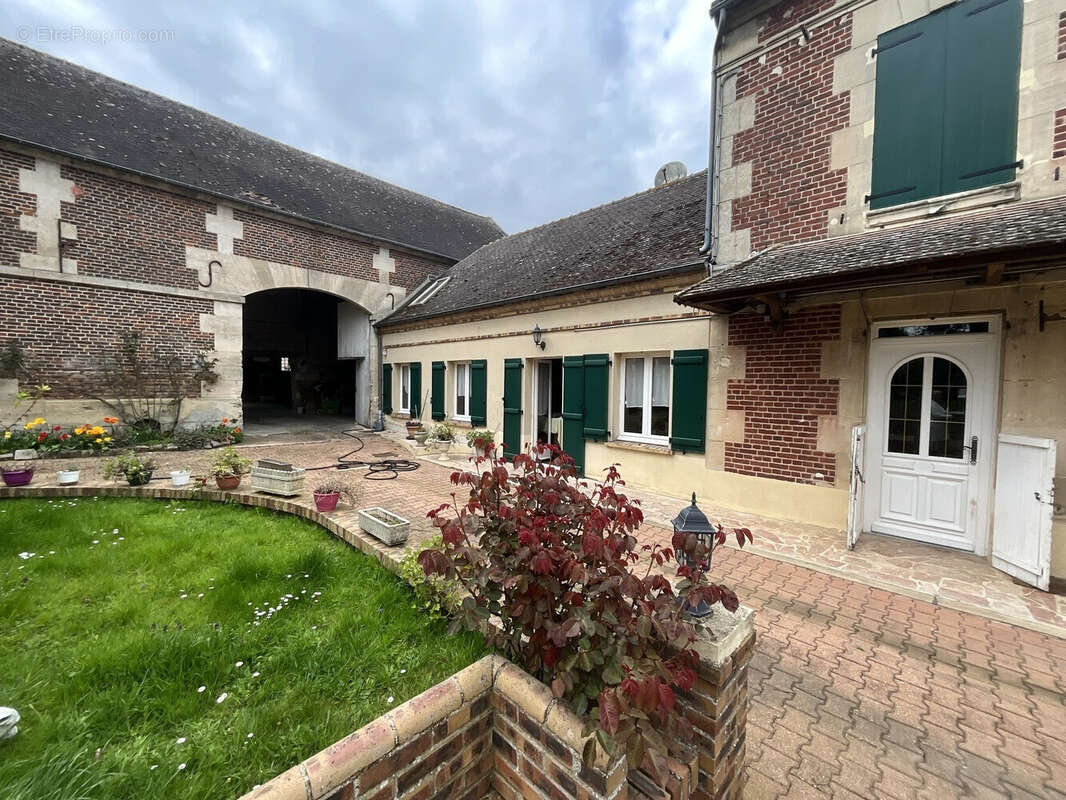 Ensemble de 9 lots sur un terrain de 2 709 m² 9 - Appartement à EPINEUSE