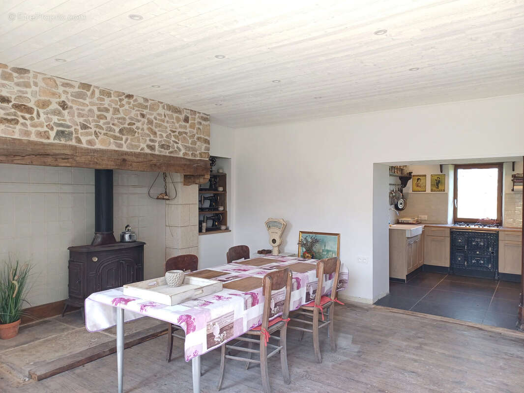 Maison à VAUREILLES