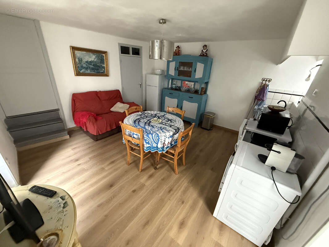 Maison à SAINT-FELIX-DE-SORGUES