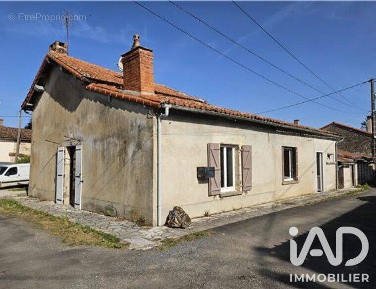 Photo 1 - Maison à USSON-DU-POITOU