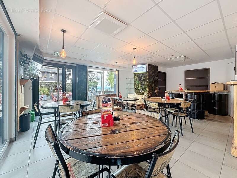 Commerce à LUCINGES