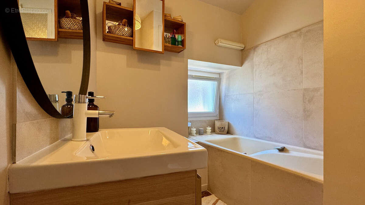 Maison à SAINT-NOM-LA-BRETECHE