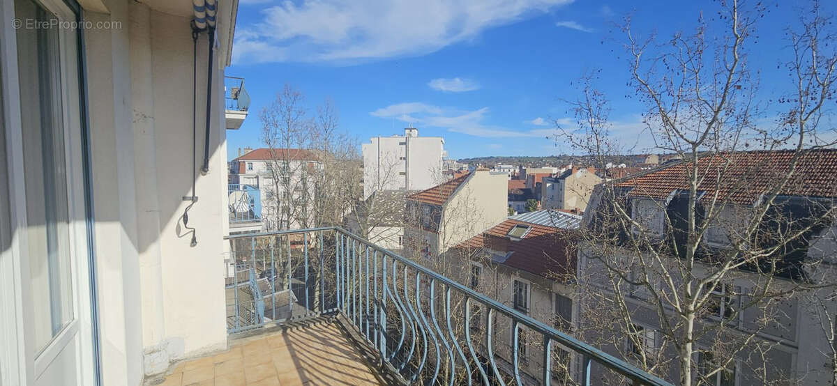 Coeur de ville - T3 - vue dégagée - très lumineux - photo 3