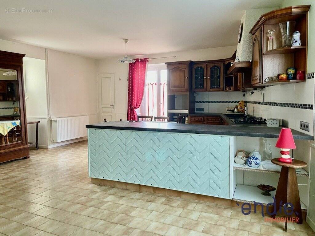 Maison à SAINT-JOUIN-DE-MARNES