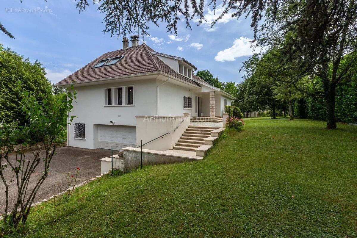 Maison à BELLEY
