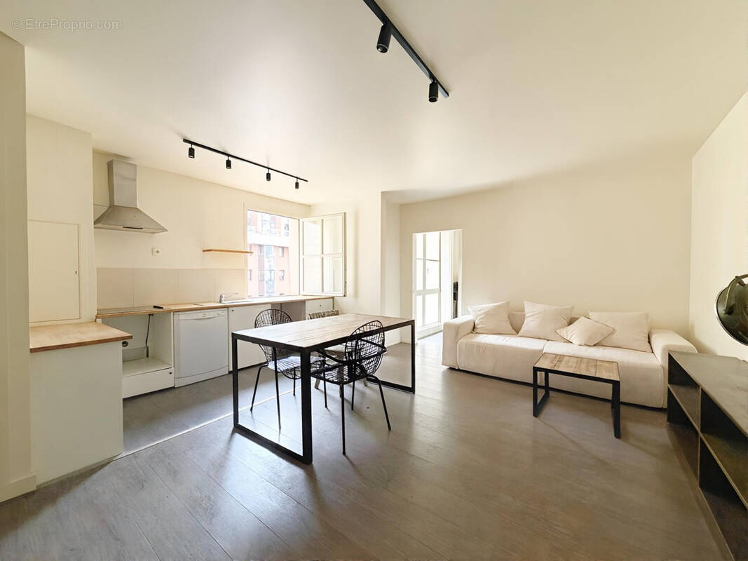 Appartement à PARIS-3E