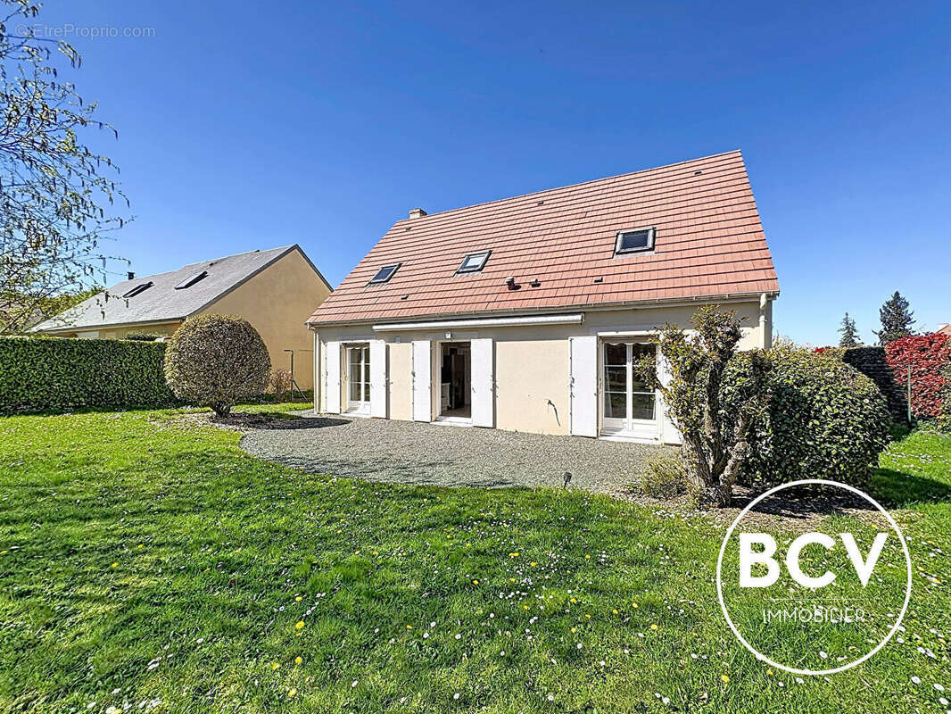Maison à LE COUDRAY