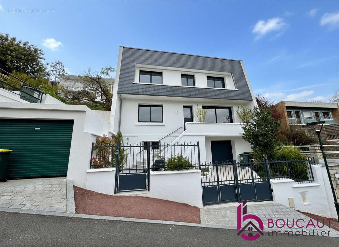 Maison à LE PLESSIS-ROBINSON