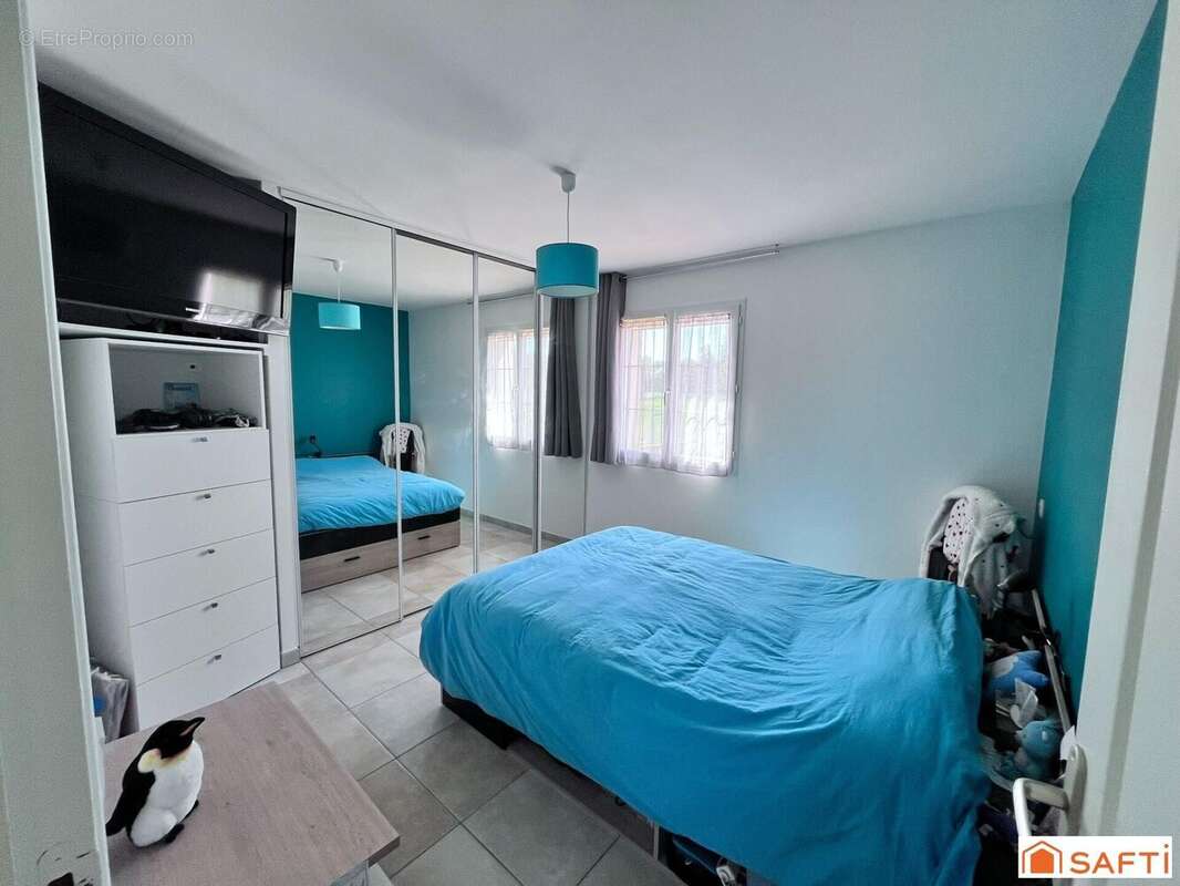 Maison 128 m² à Saint-Sulpice  - photo 7