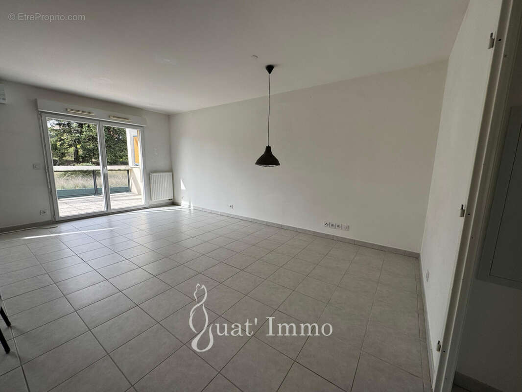Appartement T3 lumineux avec terrasse et vue dégagée   Manosque - photo 3