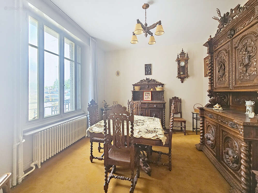 Maison de ville - beau potentiel - photo 2