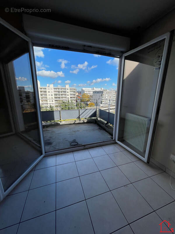 Appartement à LYON-8E