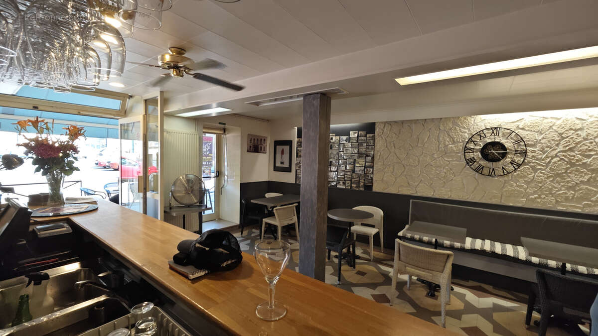 Commerce à VILLENEUVE-SUR-YONNE